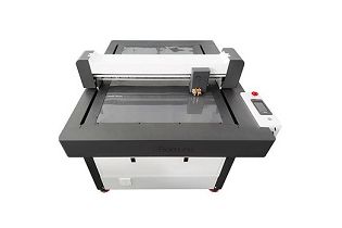Universal FC-7090E плоттер режущий планшетный